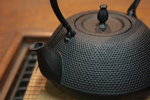 南部鉄器 鉄瓶 変算珠あられ 黒 1.8L