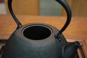 南部鉄器 鉄瓶 変算珠あられ 黒 1.8L