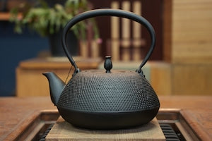 南部鉄器 鉄瓶 変算珠あられ 黒 1.8L