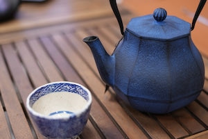 南部鉄器 鉄瓶 みやび 青 1L