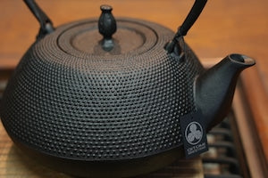 南部鉄器 鉄瓶 変算珠あられ 黒 1.8L